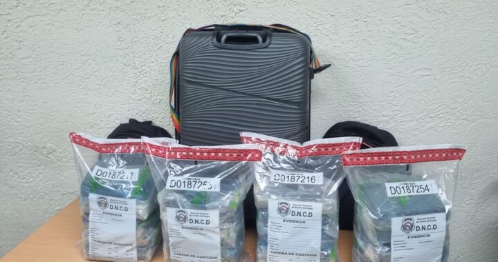 Detienen hombre vinculado a decomiso de 20 paquetes de cocaína