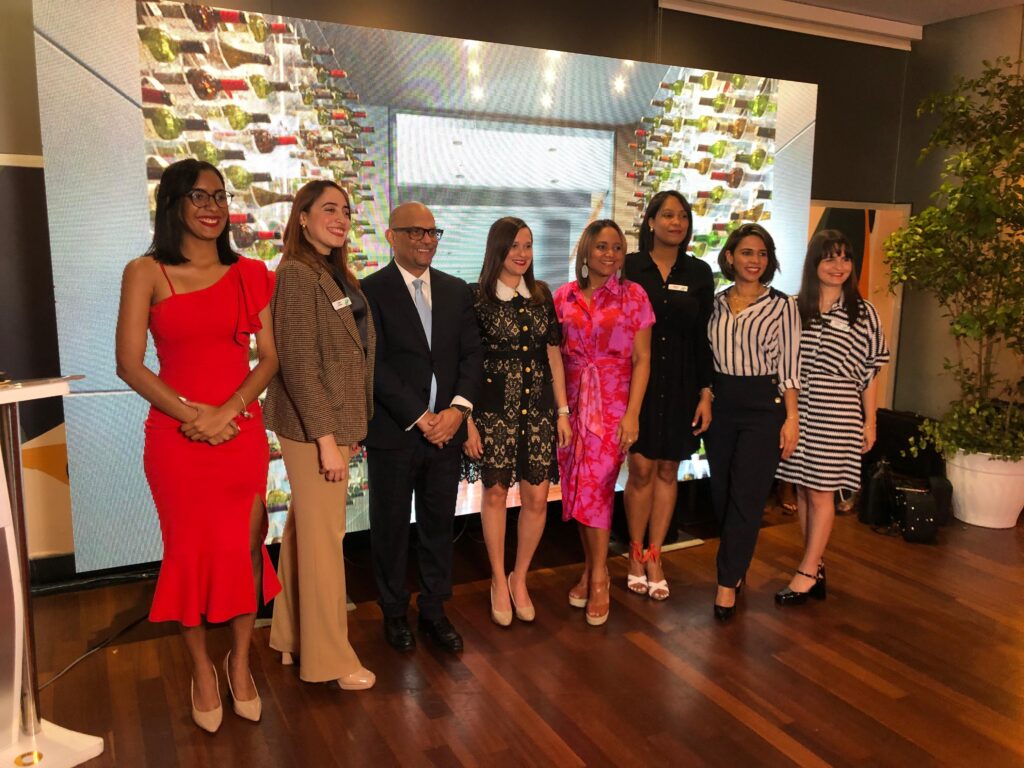 Restaurante Aromas del Holiday Inn Santo Domingo presenta carta gastronómica