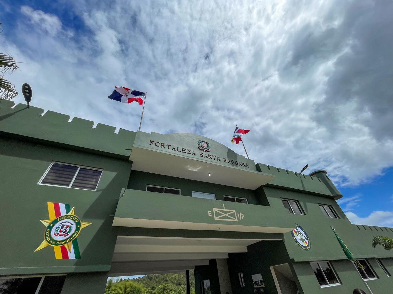 3 reclusos muertos y varios heridos en motín Fortaleza Santa Bárbara, Samaná