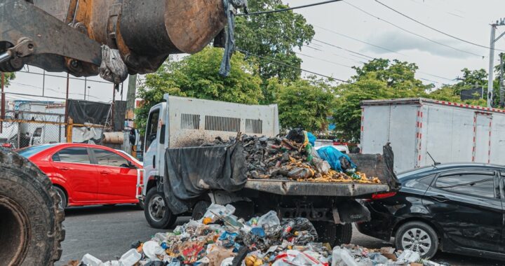 Alcaldía del DN realiza amplio operativo de limpieza