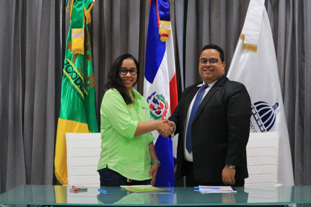 Zoológico e INCABIDE firman alianza para la custodia de animales exóticos