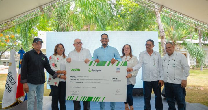 Ministerio de la Juventud y Bagrícola entregan RD$63,000,000 millones para emprendimientos agropecuarios