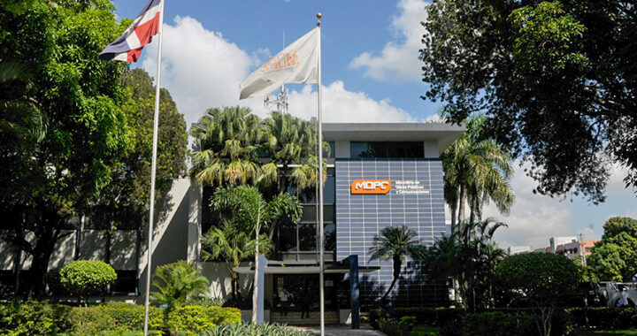 MOPC dice monitorea infraestructuras críticas en zonas bajo alerta ante paso de Melissa
