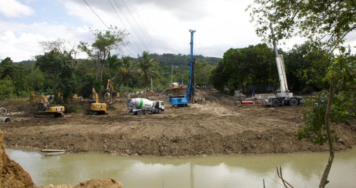 Construirán complejo de 112 apartamentos para afectados por las lluvias en Villa Montellano, Puerto Plata