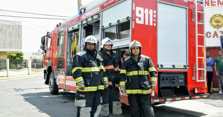 Ciudadanos denuncian negligencia de bomberos durante incendio