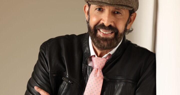 Juan Luis Guerra se acompaña del coro “Más que Vencedores” y nos regala el “Canto a la Patria” en un momento muy especial en la clausura de los Centroamericanos y del Caribe de su República Dominicana